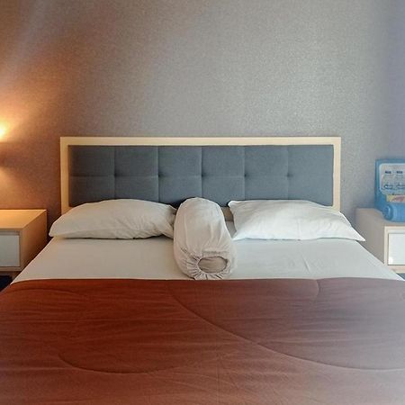 Redliving Apartemen Grand Kamala Lagoon - Pekayon Tower Barclay North Μπεκάσι Εξωτερικό φωτογραφία